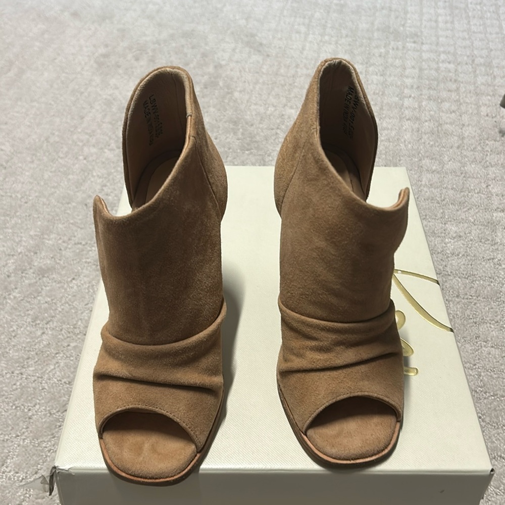Suede /natural! Brand new!